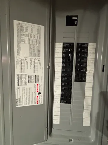 $299,999 | 222 Mountain Road, Ellington, CT 06029