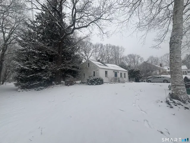 $299,999 | 222 Mountain Road, Ellington, CT 06029