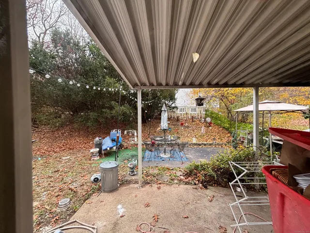 $320,000 | 222 Mountain Road, Ellington, CT 06029