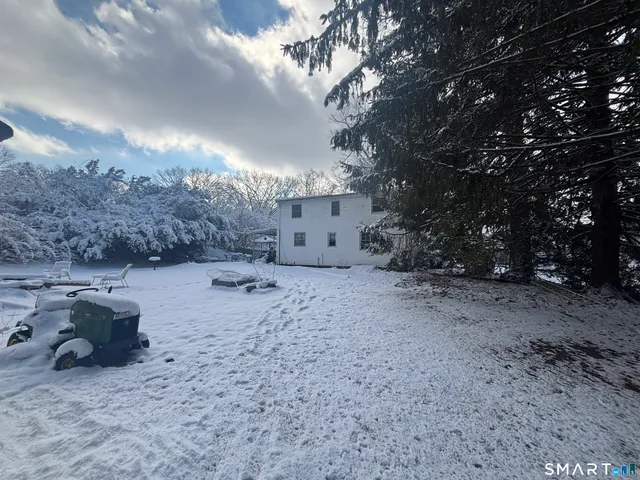 $299,999 | 222 Mountain Road, Ellington, CT 06029