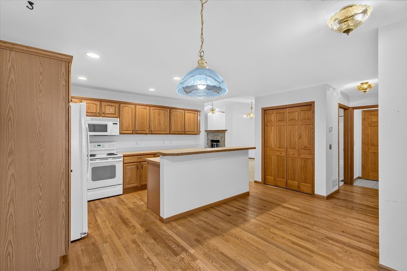 622 Springbrook Circle, Unit 43 DeForest, WI 53532 - Photo 6 of 82 Gallery Image 6