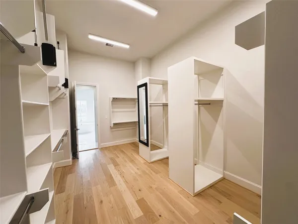 $760,000 | 2647 Lake Kolbe Lane, Houston, TX 77080