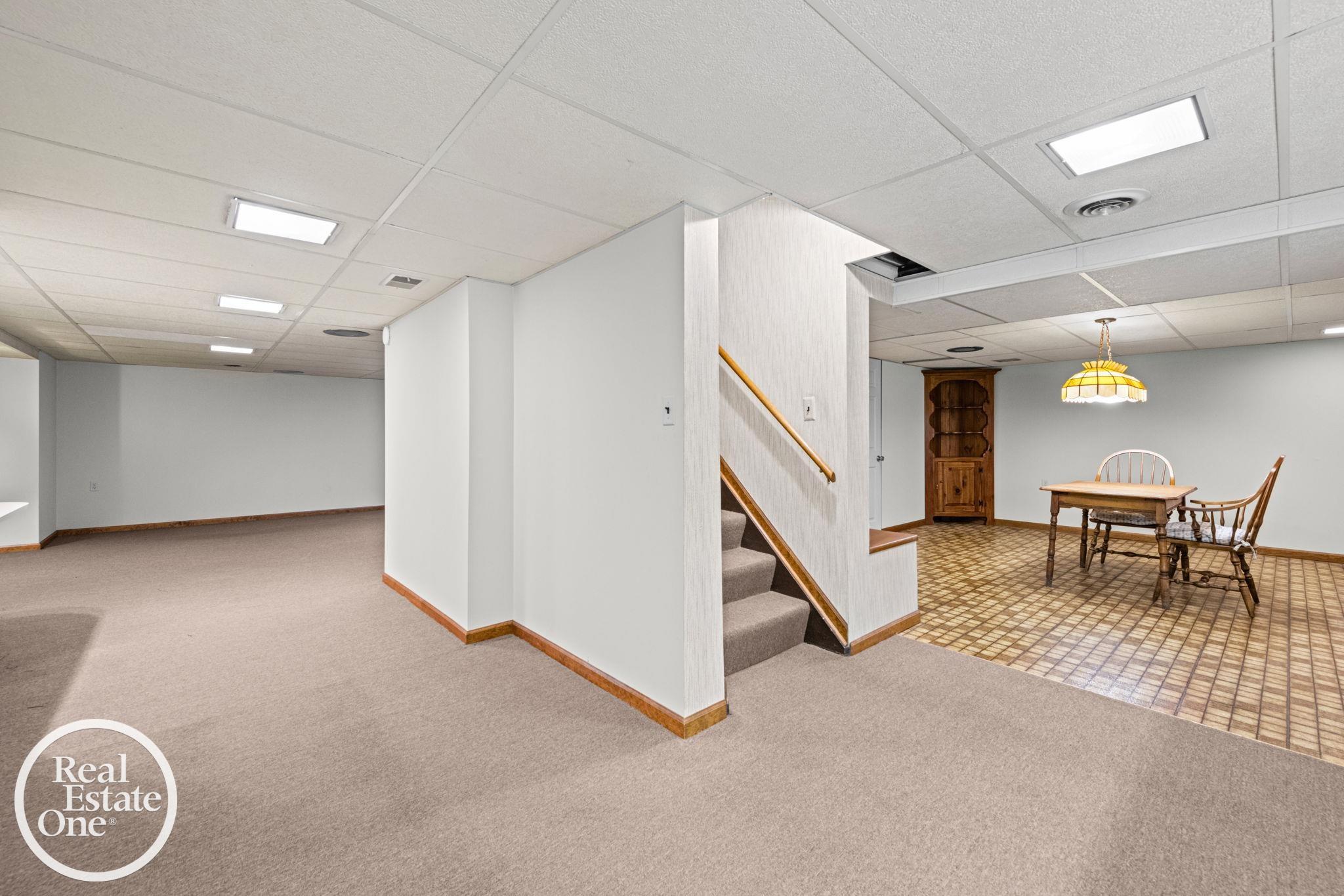 1196 Hawthorne Road Grosse Pointe, MI 48236 - Photo 24 of 40 Gallery Image 24