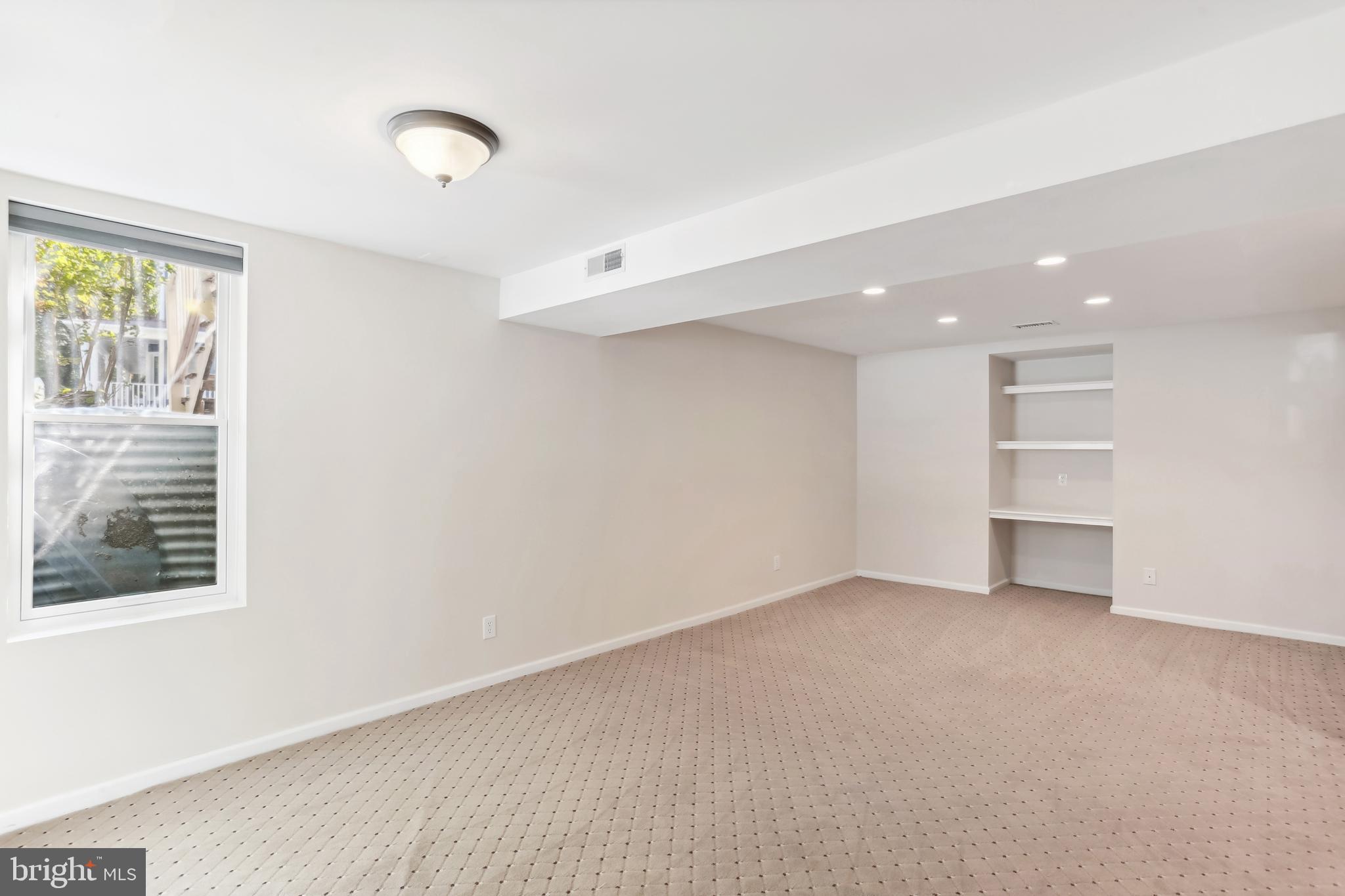 302 Little Quarry Road Gaithersburg, MD 20878 - Photo 32 of 53 Spacious recreation room