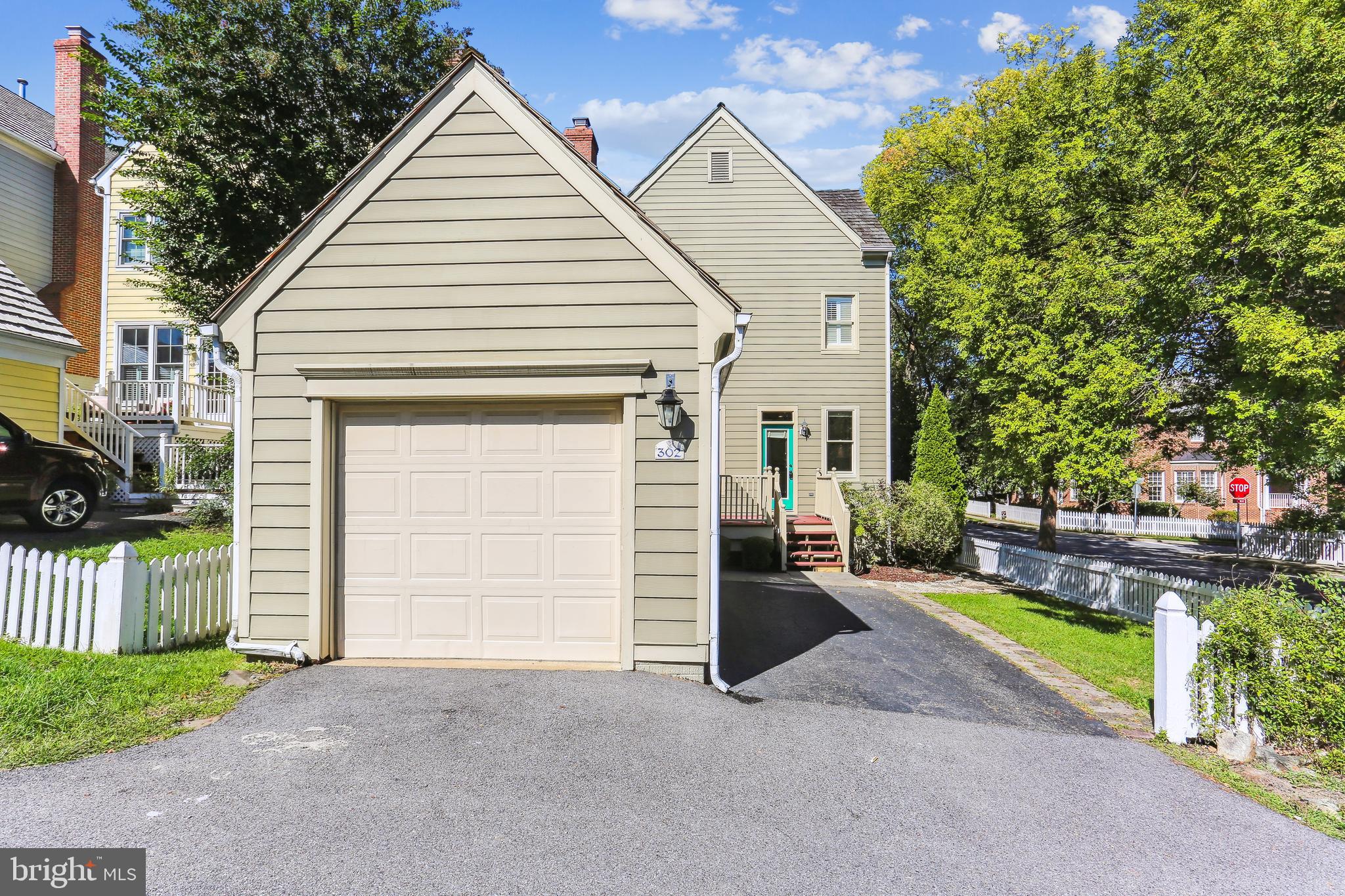 302 Little Quarry Road Gaithersburg, MD 20878 - Photo 36 of 53 Detached garage with driveway