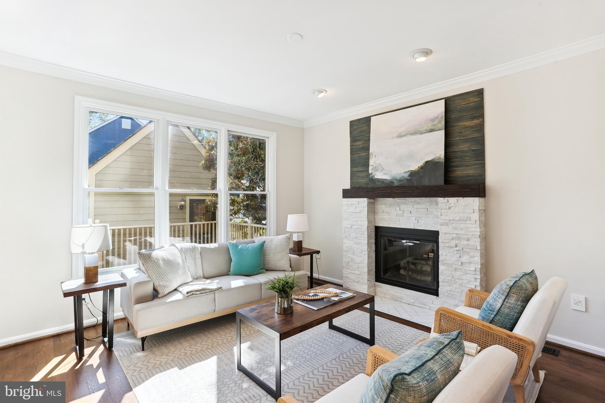 302 Little Quarry Road Gaithersburg, MD 20878 - Photo 4 of 53 Family room w/triple window