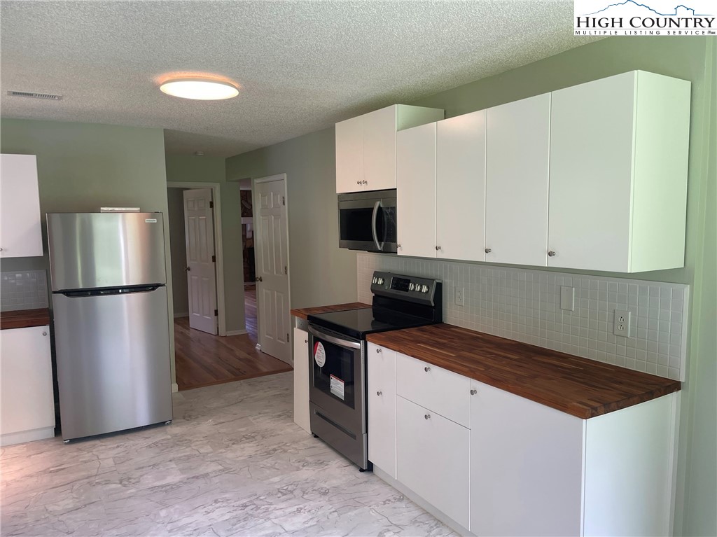 476 North Fulton Reeves Road Laurel Springs, NC 28644 - Photo 11 of 47 Gallery Image 11