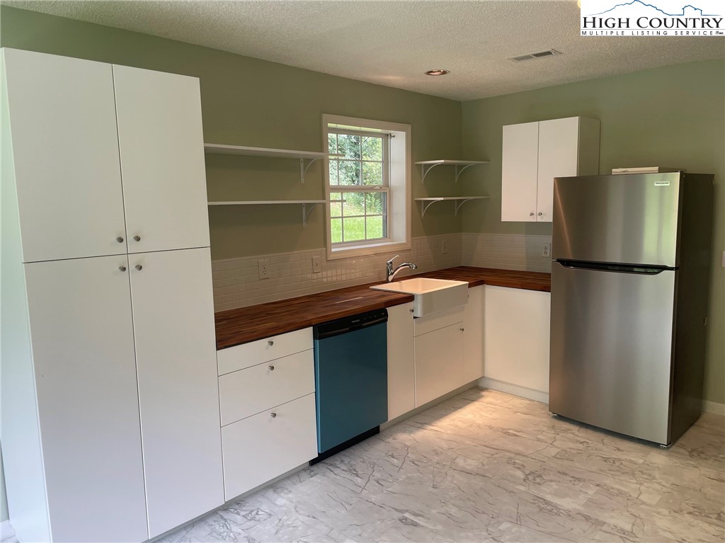 476 North Fulton Reeves Road Laurel Springs, NC 28644 - Photo 12 of 47 Gallery Image 12