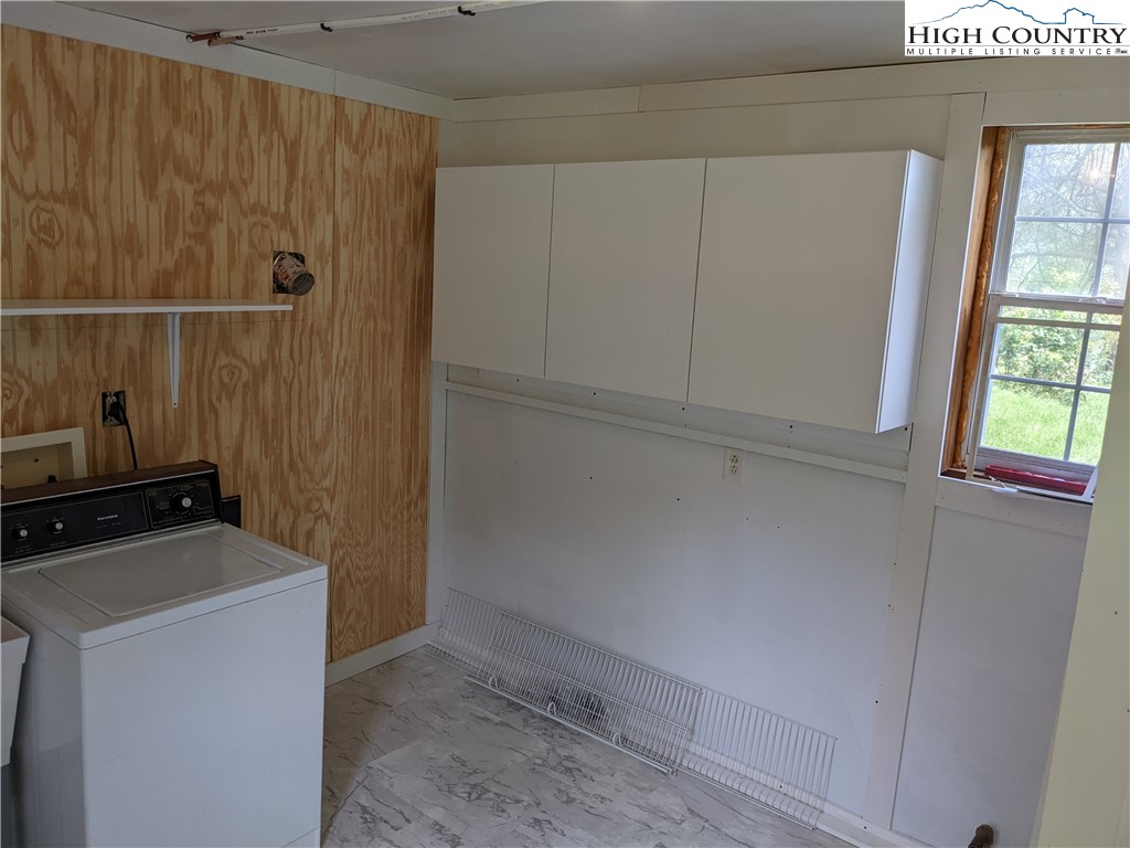 476 North Fulton Reeves Road Laurel Springs, NC 28644 - Photo 16 of 47 Gallery Image 16