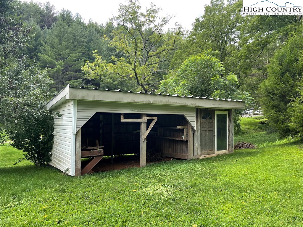 476 North Fulton Reeves Road Laurel Springs, NC 28644 - Photo 34 of 47 Gallery Image 34