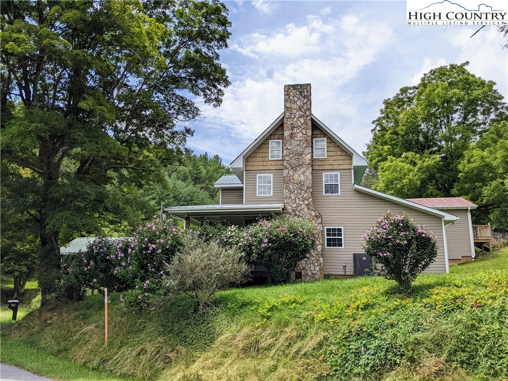 476 North Fulton Reeves Road Laurel Springs, NC 28644 - Photo 4 of 47 Gallery Image 4
