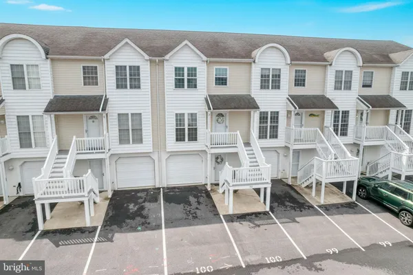 $699,500 | 37841 Salt Grass Cove, Unit 100, Ocean View, DE 19970