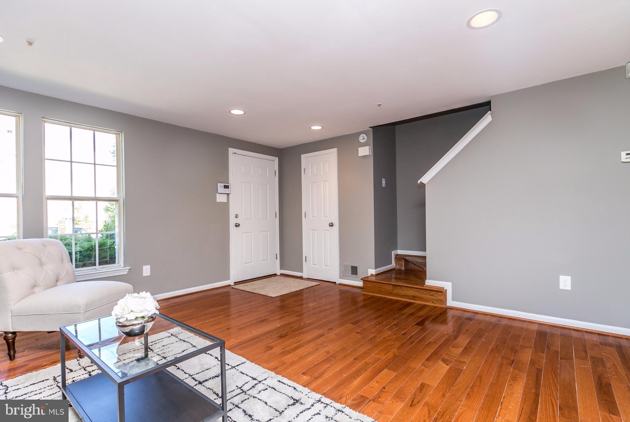4303 Red Haven Road Baltimore, MD 21208 - Photo 3 of 30 Living Room