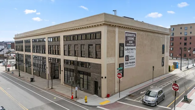 $1,795 | 153 Green Street, Unit 208, Worcester, MA 01610