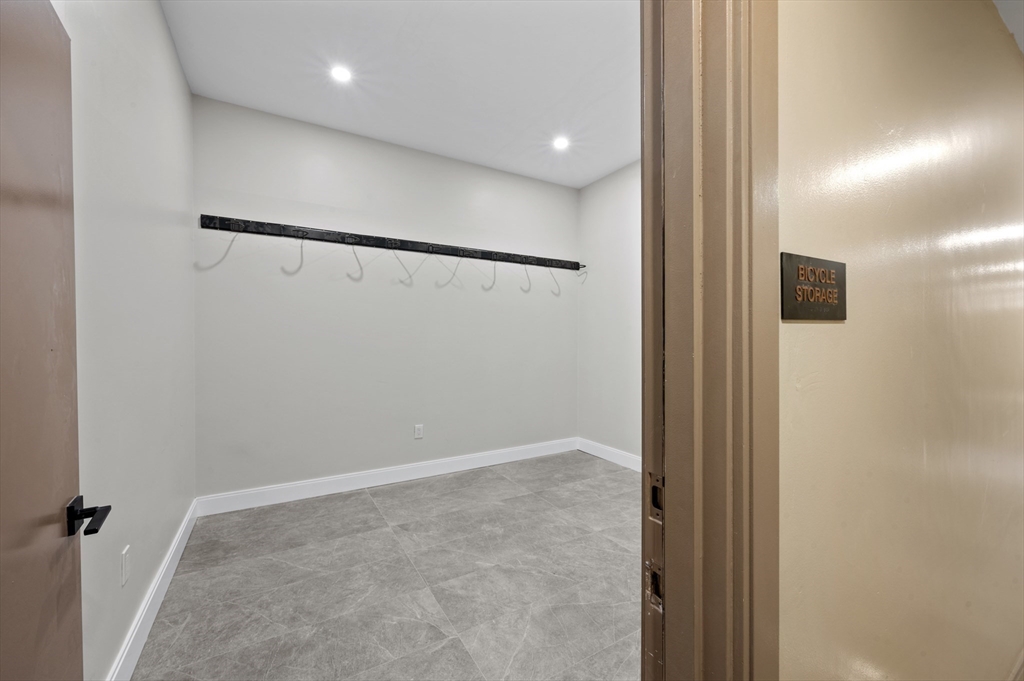 153 Green Street, Unit 208 Worcester, MA 01610 - Photo 14 of 14