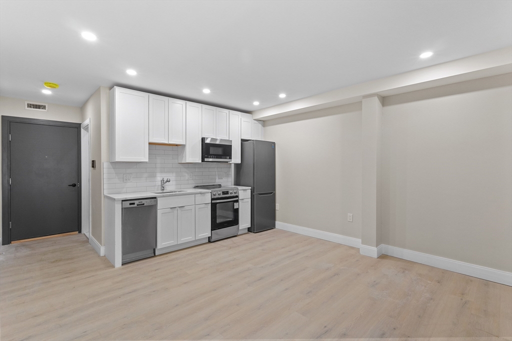 153 Green Street, Unit 208 Worcester, MA 01610 - Photo 3 of 14