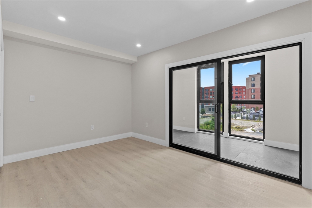 153 Green Street, Unit 208 Worcester, MA 01610 - Photo 5 of 14