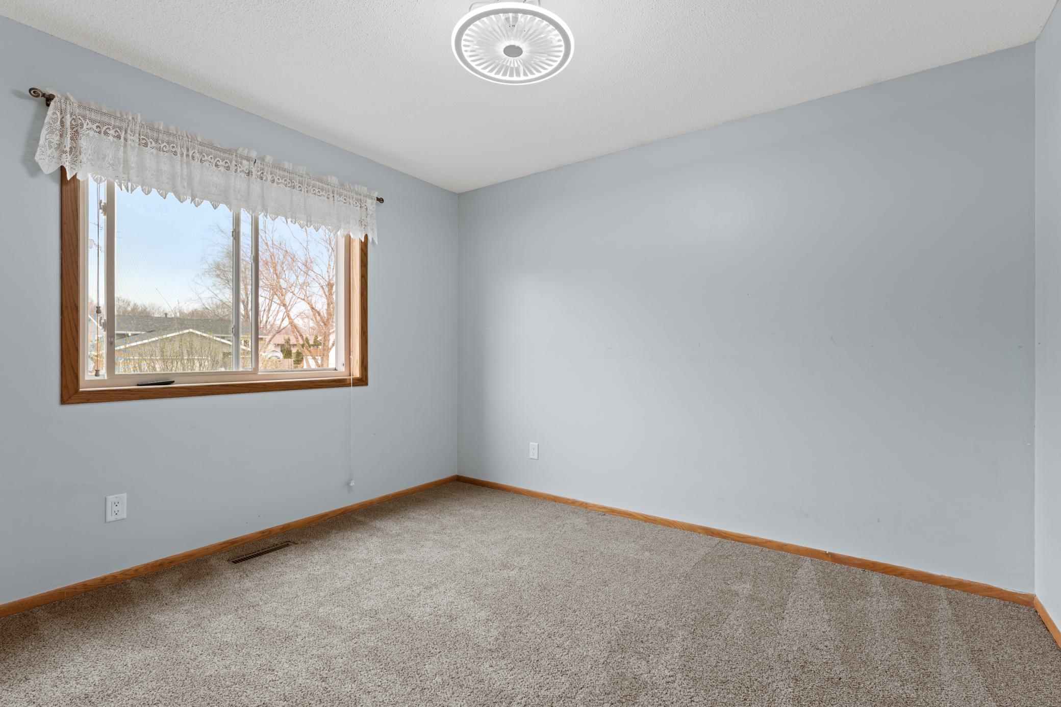 910 25th Street Southeast Rochester, MN 55904 - Photo 14 of 33