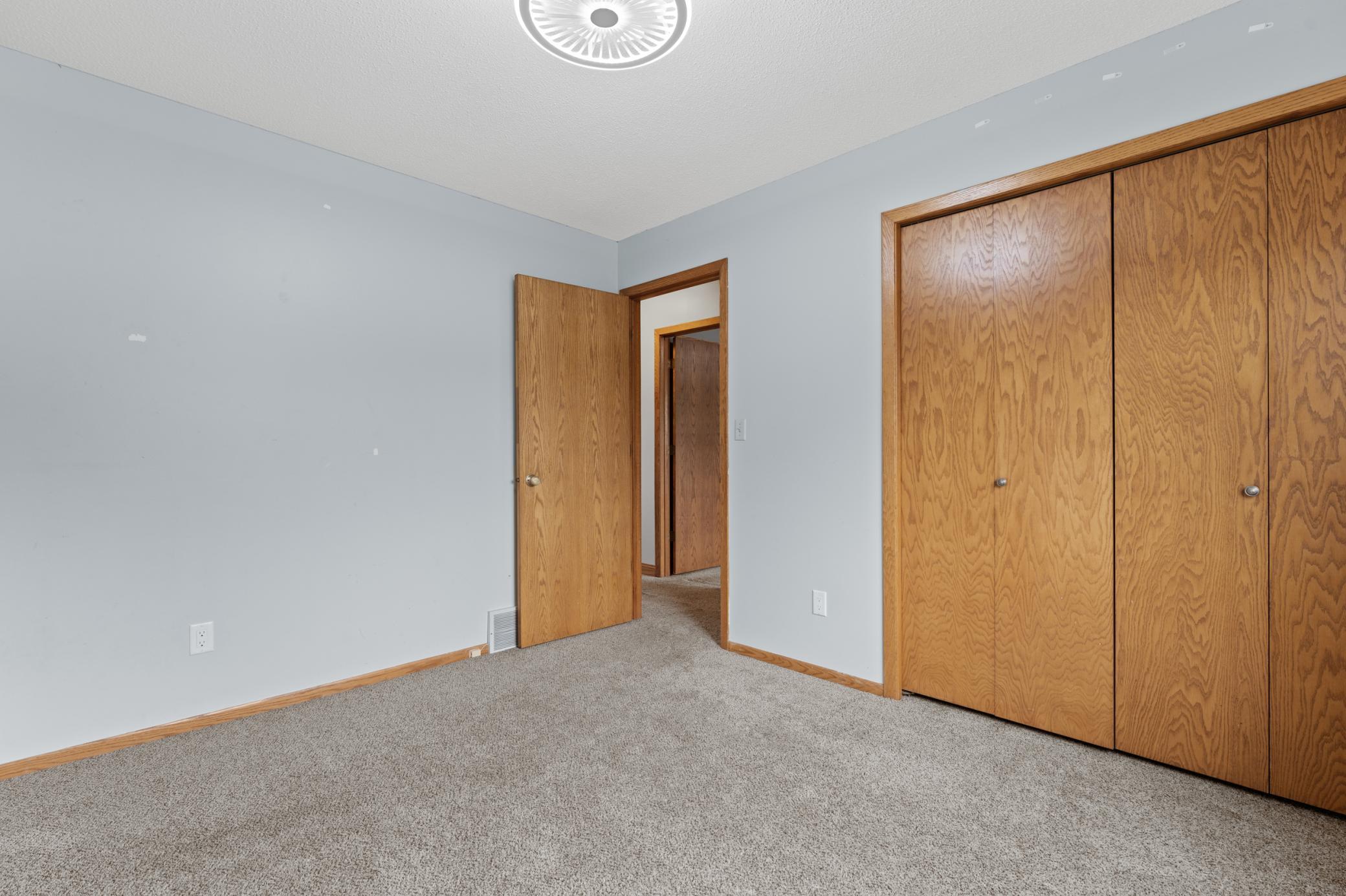 910 25th Street Southeast Rochester, MN 55904 - Photo 16 of 33