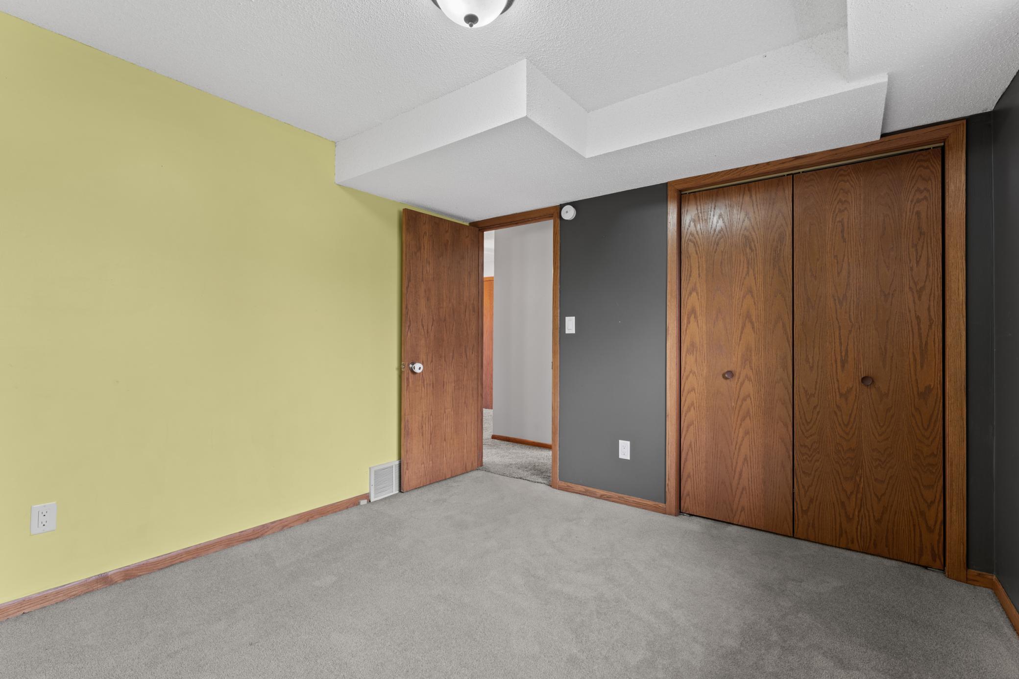 910 25th Street Southeast Rochester, MN 55904 - Photo 27 of 33