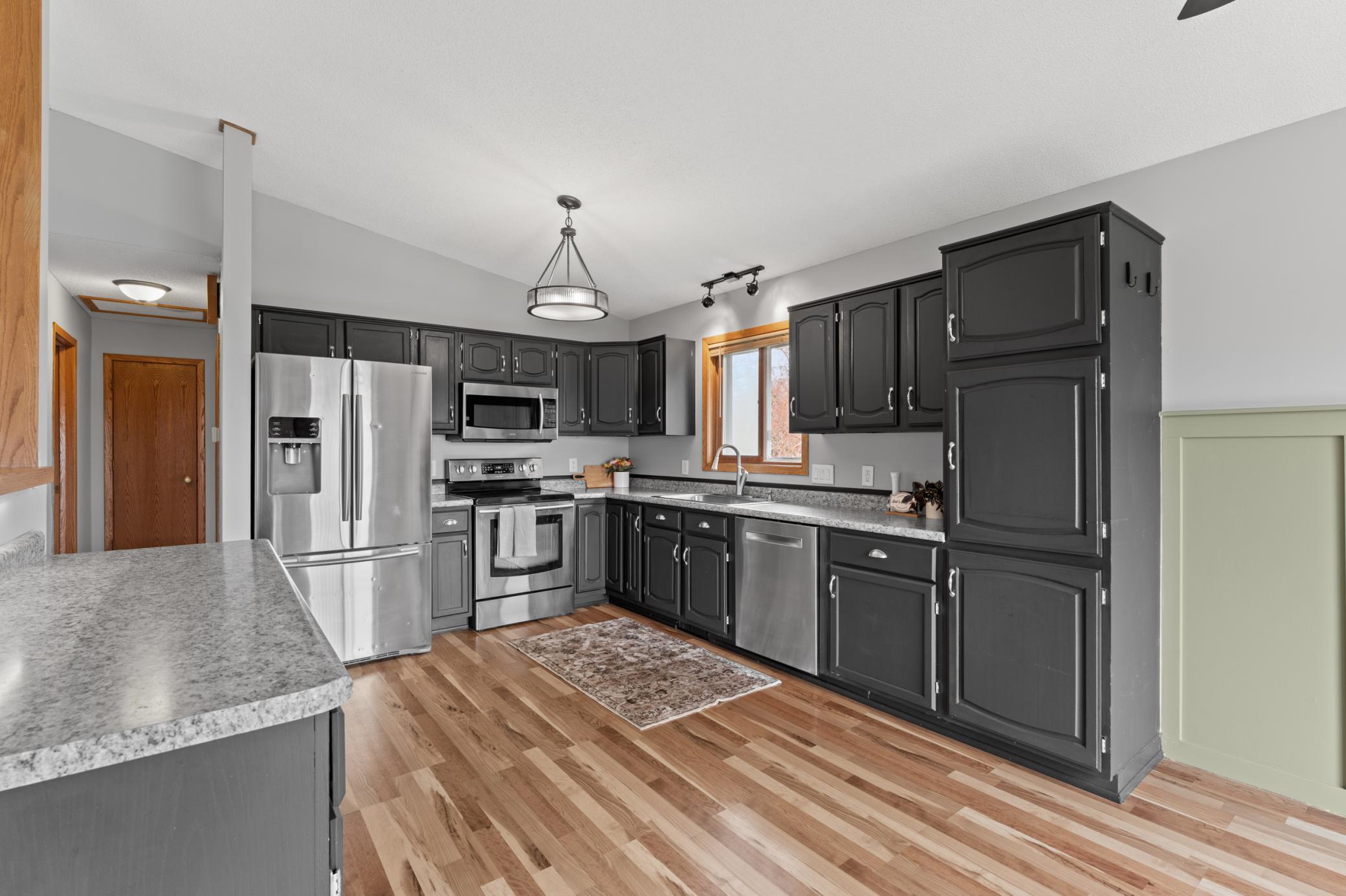 910 25th Street Southeast Rochester, MN 55904 - Photo 4 of 33