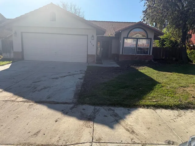 $349,000 | 219 Gee Gee Avenue, Los Banos, CA 93635