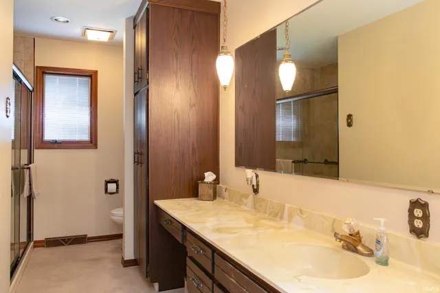 $389,900 | 9002 Yoder Road, Yoder, IN 46798