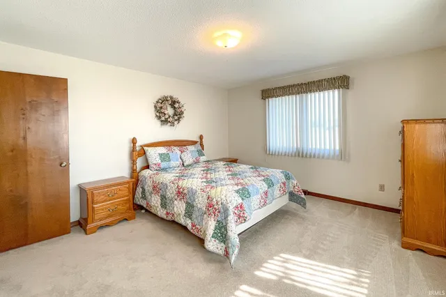 $389,900 | 9002 Yoder Road, Yoder, IN 46798