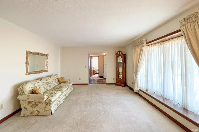 $389,900 | 9002 Yoder Road, Yoder, IN 46798