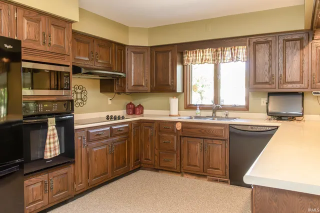 $389,900 | 9002 Yoder Road, Yoder, IN 46798