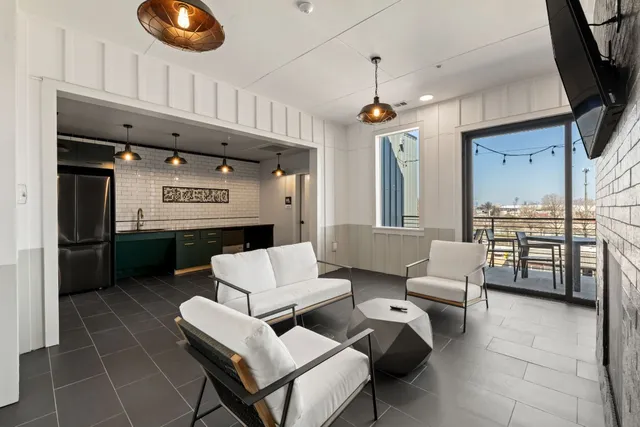 $2,400 | 4510 Terry-O Lane, Unit 302, Austin, TX 78745