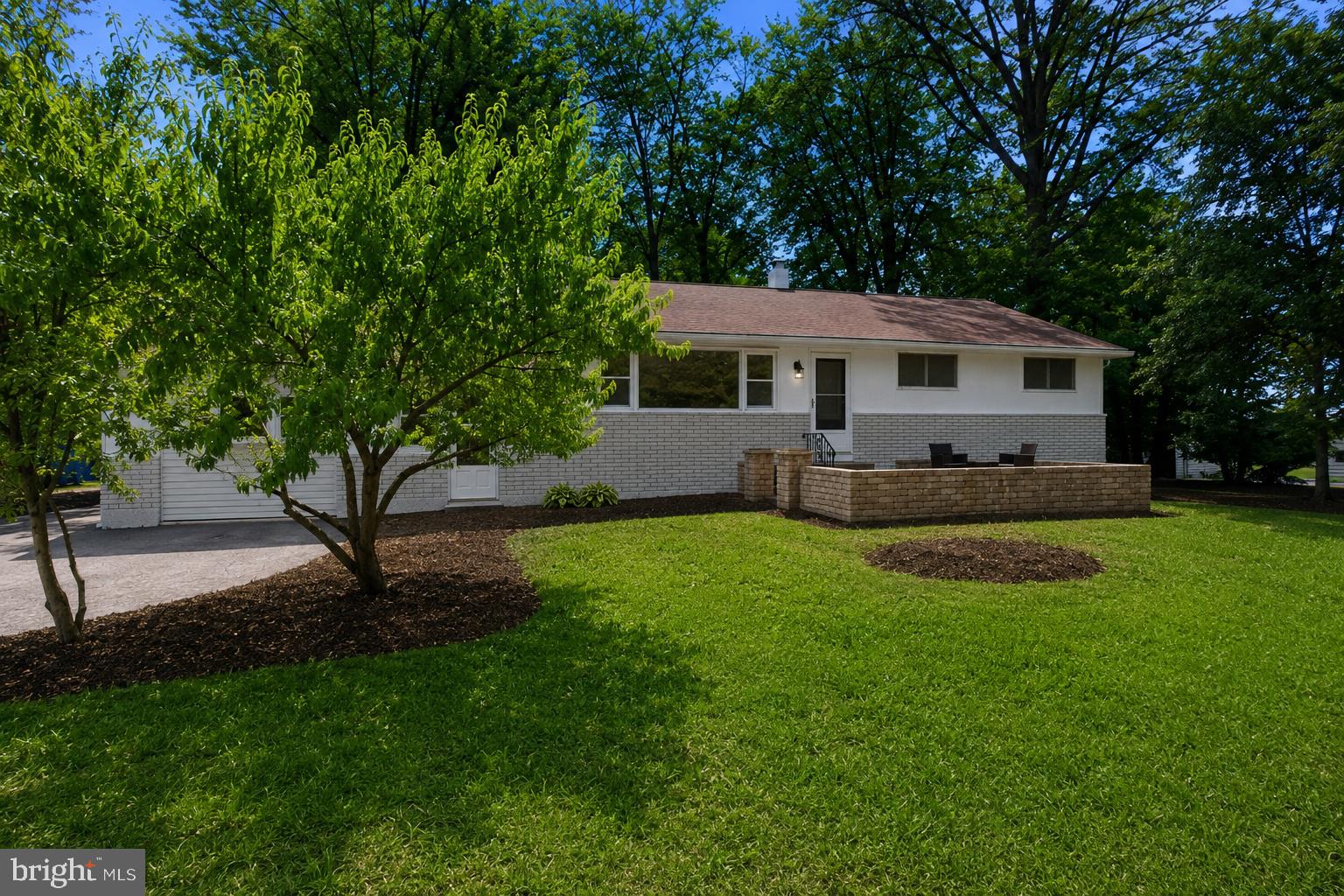 422 Privet Road Horsham, PA 19044 - Photo 2 of 27