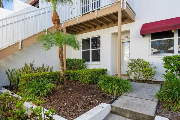 $300,000 | 1400 Water View Drive West, Unit 102, Largo, FL 33771