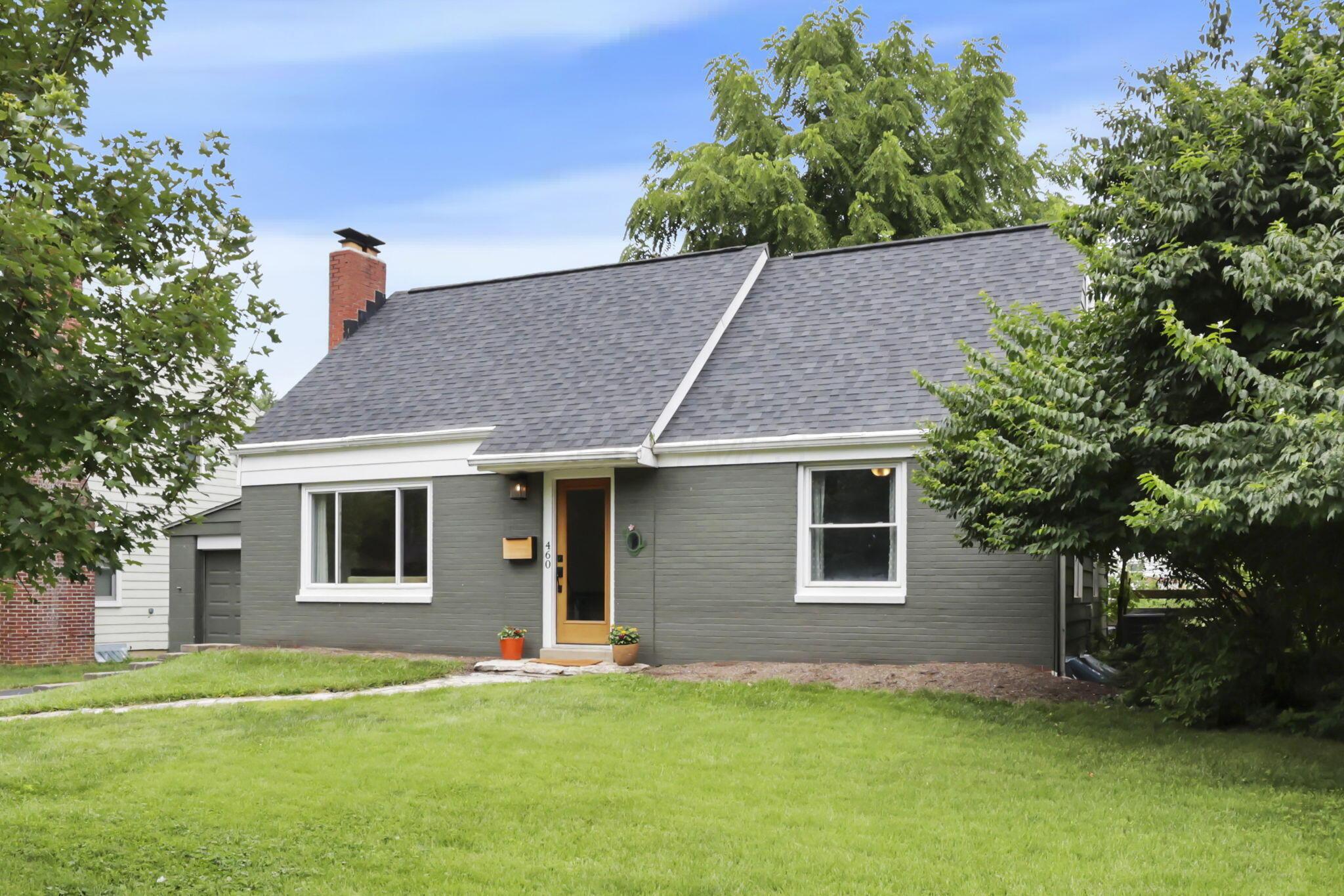 460 East Beaumont Road Columbus, OH 43214 - Photo 3 of 70 5-web-or-mls-011A0964 - Copy