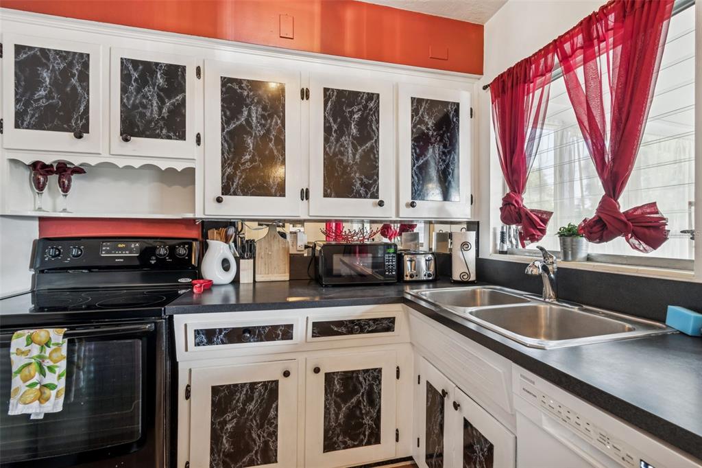 614 12th Street Northwest Largo, FL 33770 - Photo 17 of 50