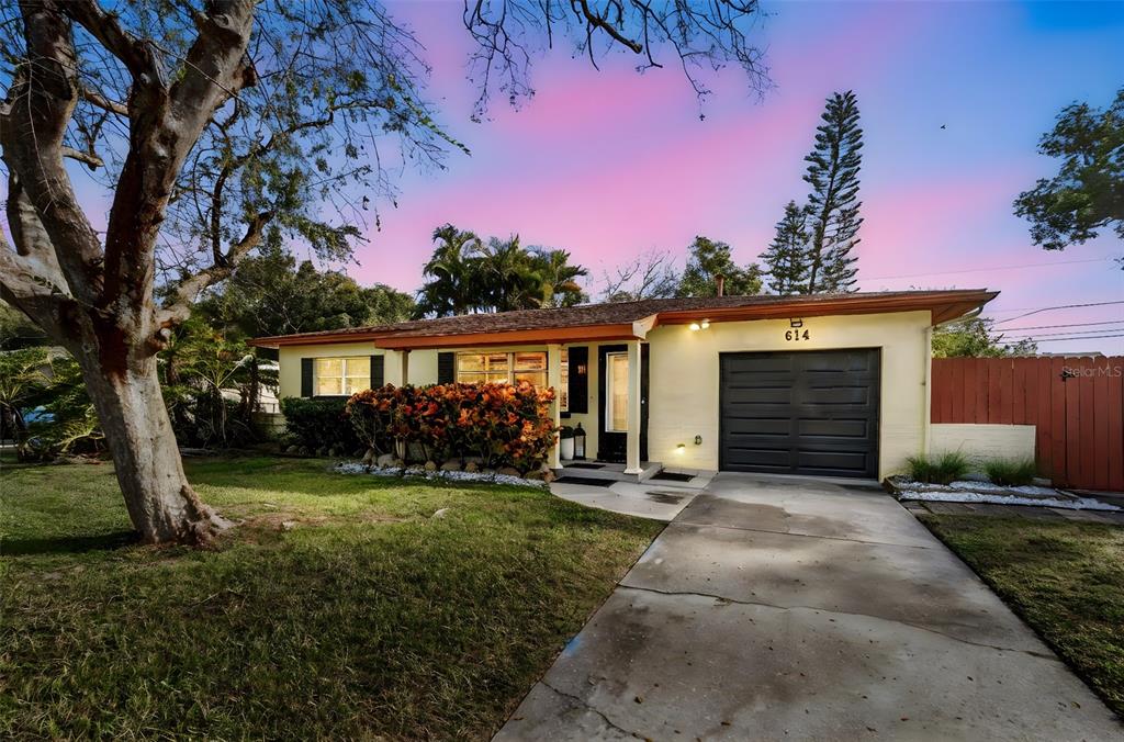 614 12th Street Northwest Largo, FL 33770 - Photo 2 of 50