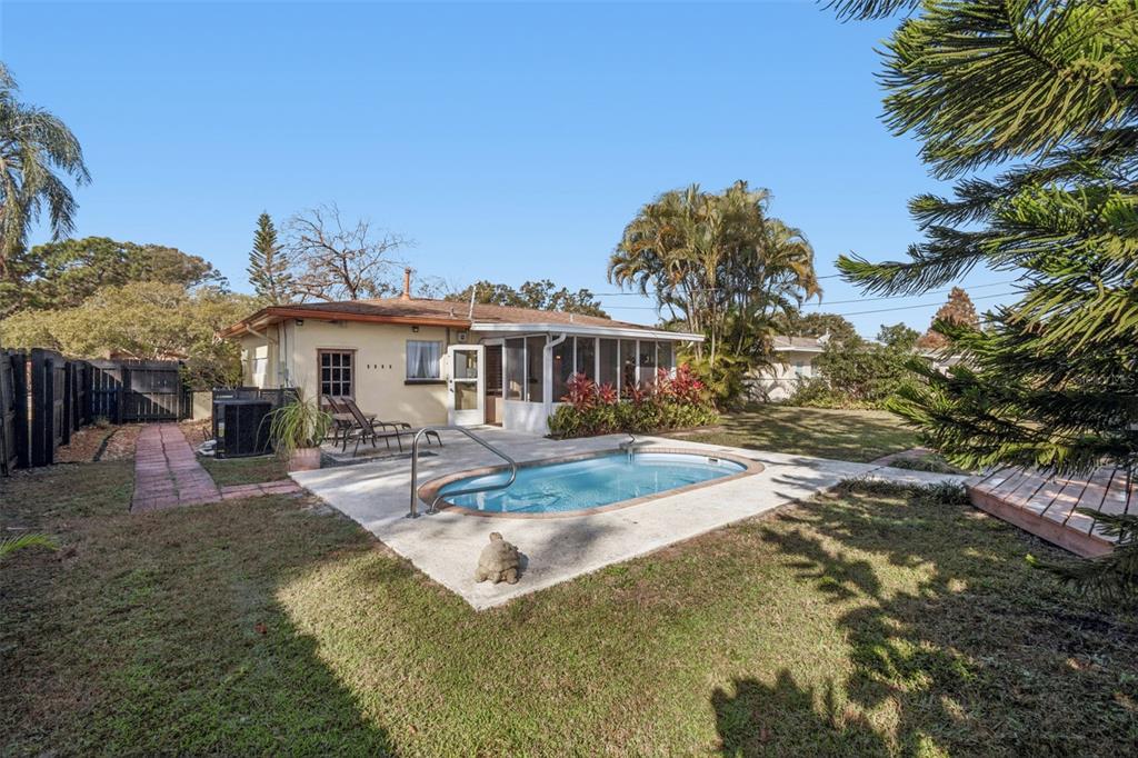 614 12th Street Northwest Largo, FL 33770 - Photo 38 of 50