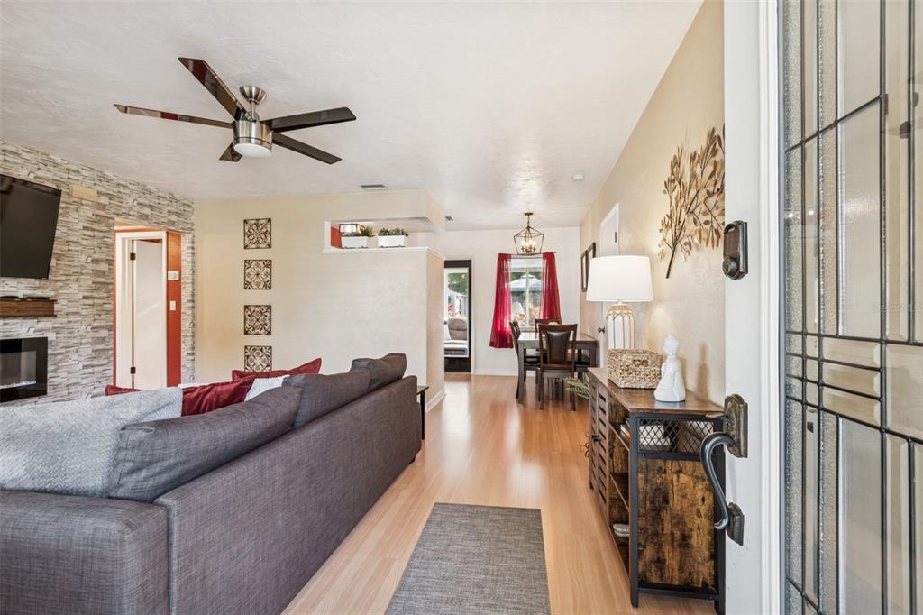 614 12th Street Northwest Largo, FL 33770 - Photo 8 of 50