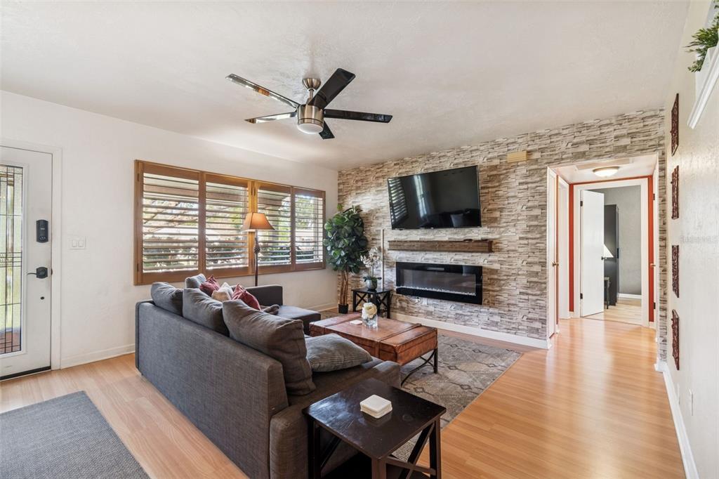 614 12th Street Northwest Largo, FL 33770 - Photo 10 of 50