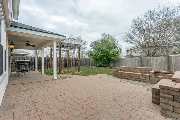 $1,900 | 9038 Pinseeker, Selma, TX 78154