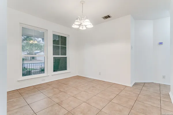 $1,900 | 9038 Pinseeker, Selma, TX 78154