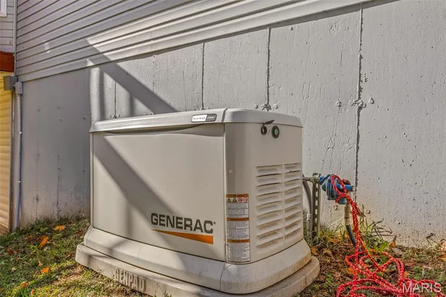 $409,900 | 420 Willow Creek Drive, Farmington, MO 63640