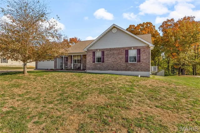 $409,900 | 420 Willow Creek Drive, Farmington, MO 63640