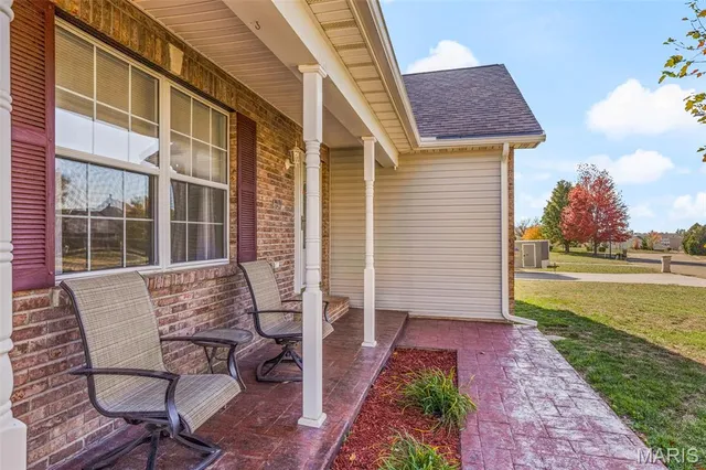 $409,900 | 420 Willow Creek Drive, Farmington, MO 63640