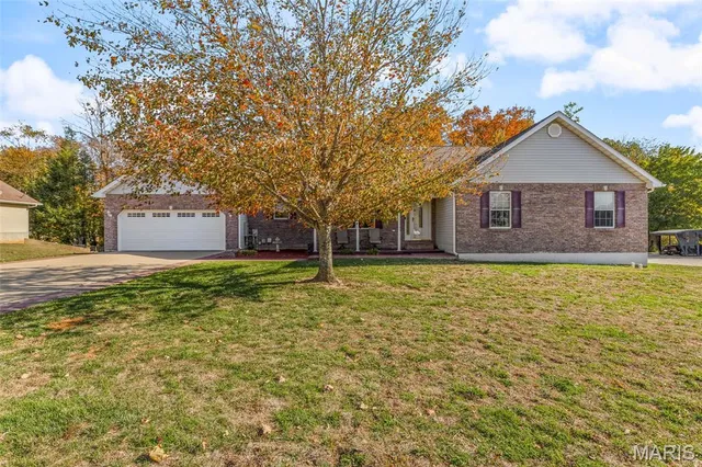 $409,900 | 420 Willow Creek Drive, Farmington, MO 63640