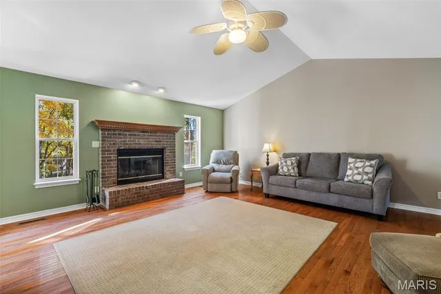 $409,900 | 420 Willow Creek Drive, Farmington, MO 63640