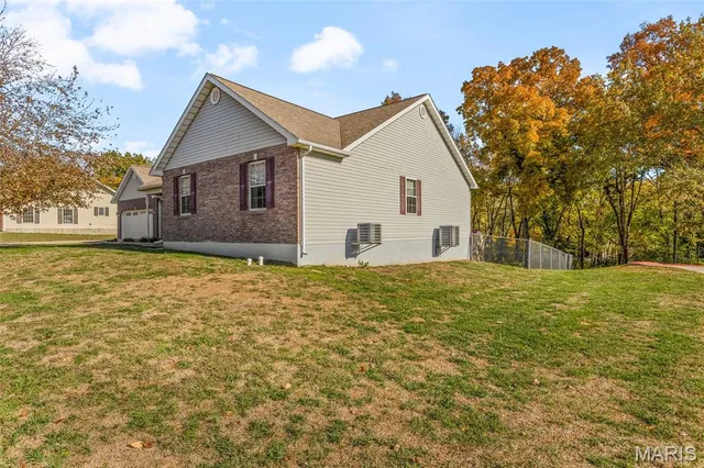 $409,900 | 420 Willow Creek Drive, Farmington, MO 63640