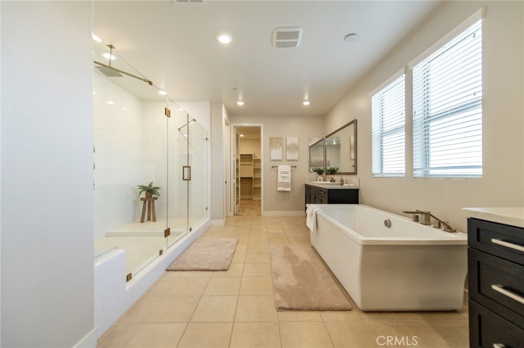 113 Measure Irvine, CA 92618 - Photo 27 of 39 a large white kitchen with a large window