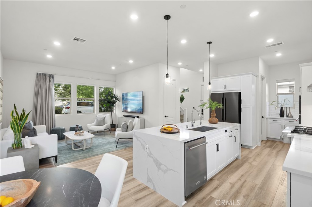 120 Frame Irvine, CA 92618 - Photo 2 of 73
