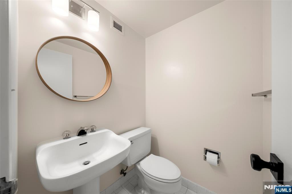 1077 River Road, Unit 606 Edgewater, NJ 07020 - Photo 14 of 23